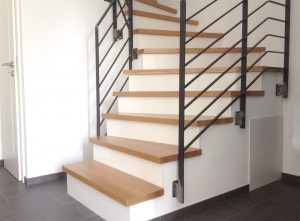 Treppe mit Stufen aus Eiche