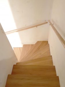 Treppenstufen Holz Wange Weiß